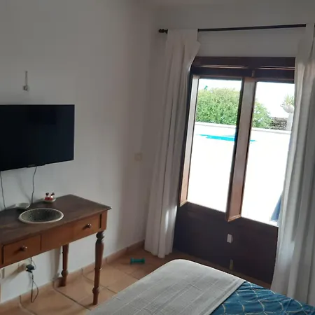 Дом отдыха Casa Compartida,suite Bano Privado (adults Only) Тиас
